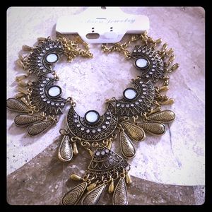 Statement necklace